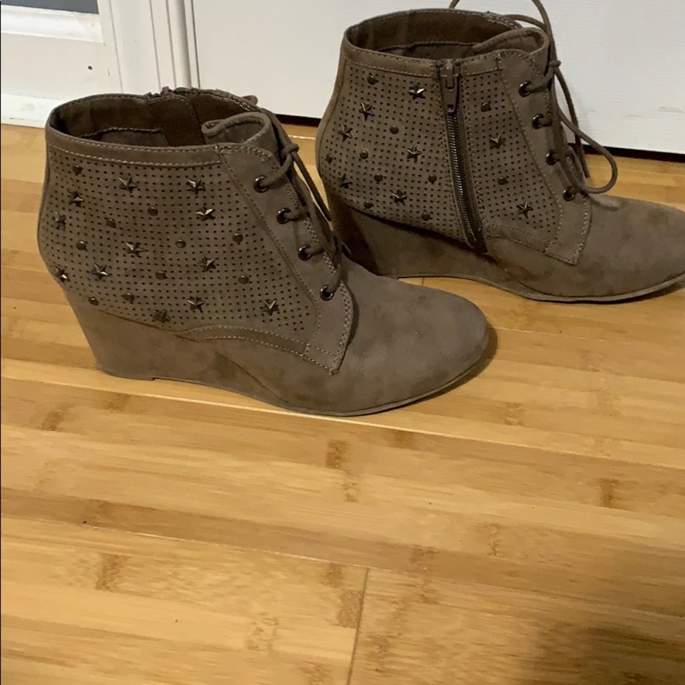Ankle booties